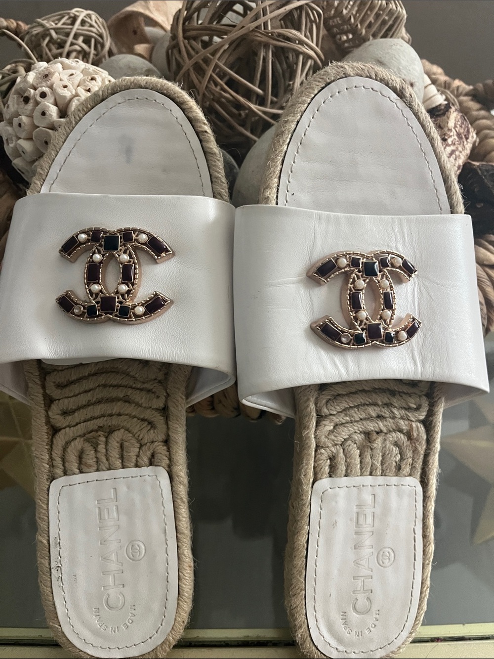 CHANEL White Leather Espadrille Slide Sandals with Gold CC Jewel Accents